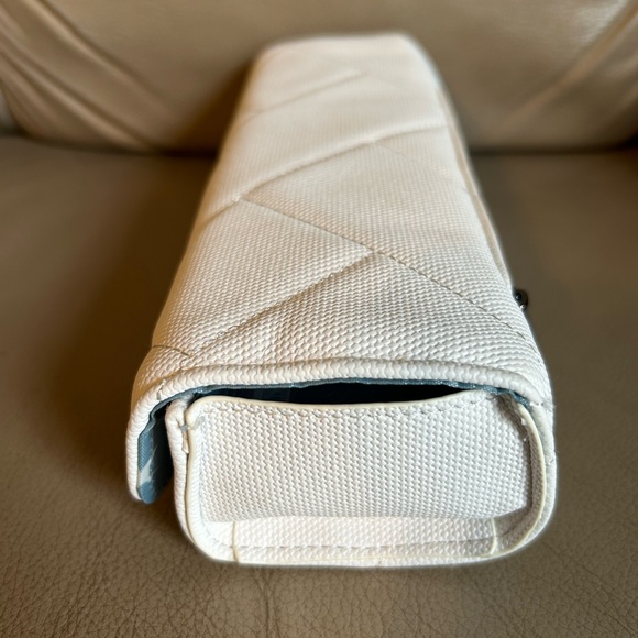 Lug Choo Choo XL Pill Organizer Matte Luxe White EUC - Picture 9 of 13